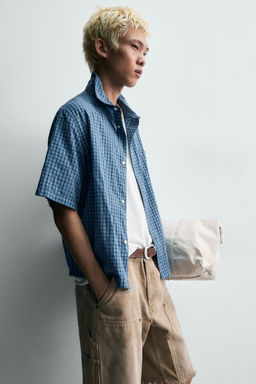BERMUDA RELAXED FIT BOLSILLO CARPINTERO / Arena
