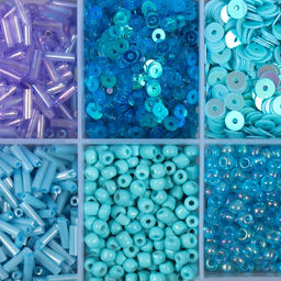 Бисер стекло 6/0, 12/0 в шкатулке «Голубой», стеклярус и пайетки, 12.5×6.5×2 см