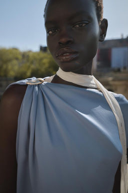 SATIN TOP WITH HARDWARE - Zara фото 3