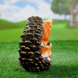 Садовая фигура из полистоуна «Белка в шишке», 25×20×14 см