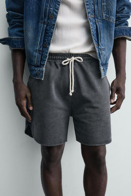 SHORTS JOGGER LAVADOS / Antracita oscuro