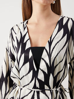 ?al Yaka Desenli Saten Kad?n Kimono