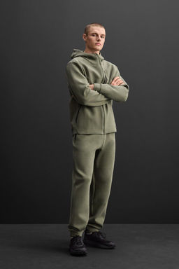 TECHNICAL JOGGERS WITH ZIPS