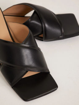 Мюли на каблуке из натуральной кожи - Emka фото 2