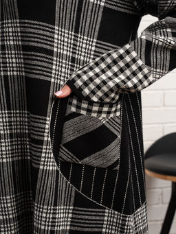 Платье Добринка (черно-белое) П15106-18М