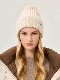 Шапка жен. пух енот+шерсть+виск LB-N88067 cream