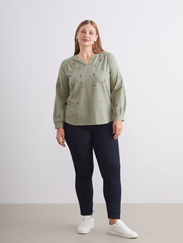 Ka??k Yaka ?i?ek Nak??l? Bluz