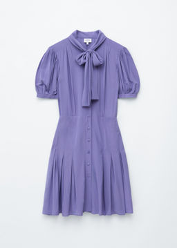 Minivestido con lazo en el cuello