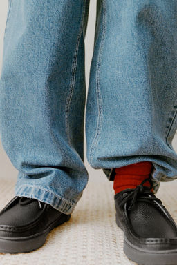 LEATHER SHOES WITH BINDING