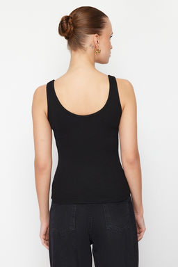 TRENDYOLMILLA Siyah-Beyaz Fitted/Vucuda Oturan Havuz Yaka Fitilli Esnek Orme Atlet TWOSS24AL00050 фото 10