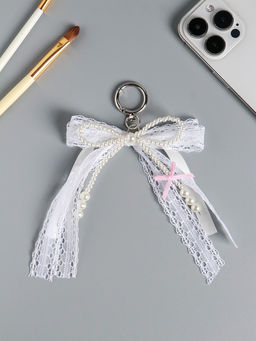 Брелок для ключей на карабине «Жемчужный бант с кружевной тесьмой», бусины d=0.4 и 0.8 см, на сумку, рюкзак, 16×9.5×1 см