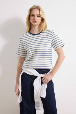 Lacivert Cizgili Regular/Normal Kal?p K?sa Kollu Tok Interlok Orme T-Shirt TWOSS26TS00067