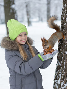 Шапка вязаная яркосалатовая