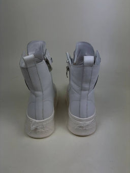 Ботинки 215.warmw. белый уценка