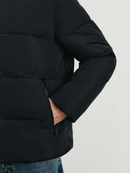 Куртка с потайным капюшоном / Zarina