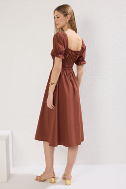 TRENDYOLMILLA K?rm?z? Belden Ac?lan Balon Kollu Midi Dokuma Elbise TWOSS22EL1768 фото 24