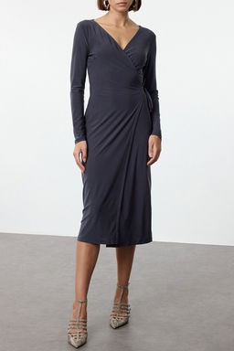 Antrasit Kruvaze Yaka Kusakl? Fitted/Vucuda Oturan Midi Orme Elbise TWOAW24EL00290 - Trendyolmilla фото 3