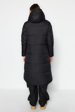 TRENDYOLMILLA Siyah Kapusonlu Su Itici Uzun Sisme Mont TWOAW24MO00136  фото 10