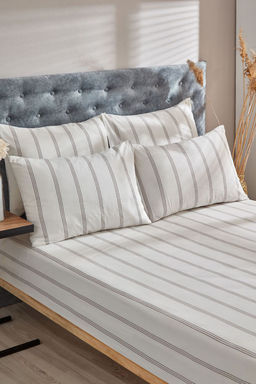 Trendyolmilla Home Cift Kisilik Lastikli Ipligi Boyal? Carsaf 180x200+30cm & 2li Yast?k K?l?f? 50x70cm