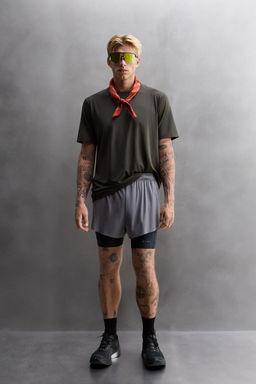 TEXTURED TRAINING T-SHIRT