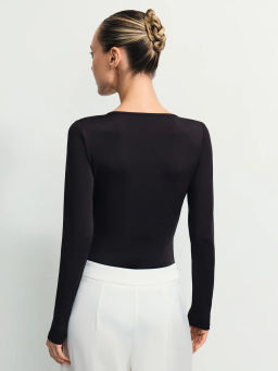 Боди с длинным рукавом и V-образным вырезом / Zarina