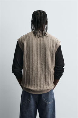 REVERSIBLE INSIDE-OUT KNIT VEST - Zara фото 3