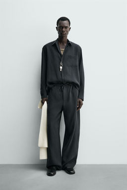 PANTAL?N FLUIDO RELAXED FIT / Negro