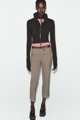 SUDADERA CROPPED SEAMLESS / marr?n vigor?