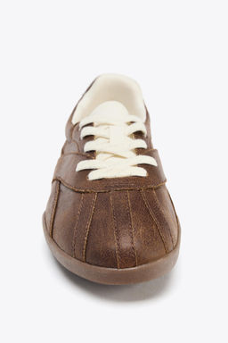 TRAINERS