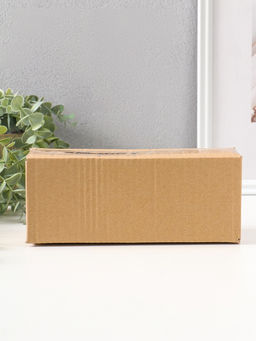 Фигурка полистоун Зайка в бежевом сарафане с цветком в горшке, 19 см