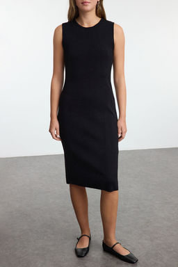 TRENDYOLMILLA Siyah Midi Triko Tas Islemeli H?rka-Elbise Tak?m TWOAW25EL00057 фото 4