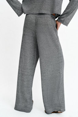 PANTAL?N RECTO R?STICO / Gris vigor?