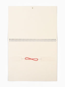 Календарь настенный квартальный 2026 «Лошадь с цветами», 30×46 см