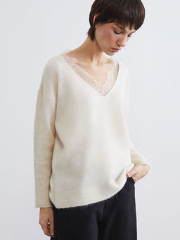 V Yaka Dantel Detayl? Oversize Kad?n Triko Kazak