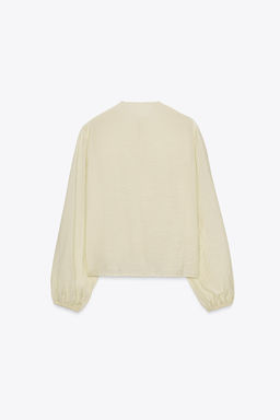 ROMANTIC RUFFLED BLOUSE