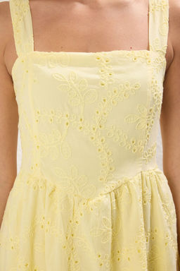 TRENDYOLMILLA Sar? Etegi Belden Ac?lan Mini Brode Dokuma Elbise TWOSS25EL00448