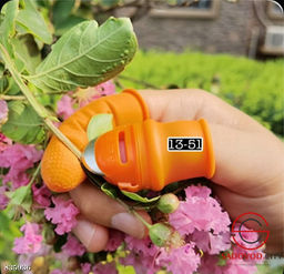 Маленький силиконовый нож на палец