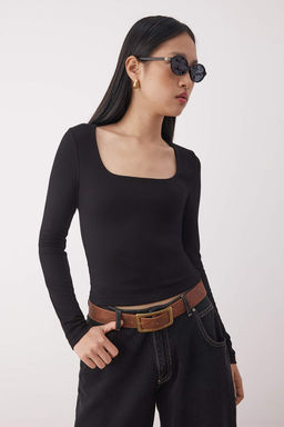 Siyah Kare Yaka Slim/Vucuda Oturan Orme Bluz TWOAW26BZ00083