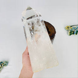 Кристалл из Горного Хрусталя на подставке