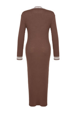 TRENDYOLMILLA Siyah Maxi Triko Renk Bloklu Elbise TWOAW24EL00017 фото 15
