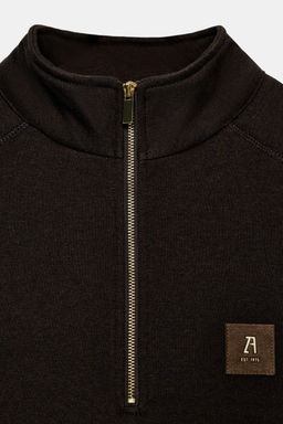 SWEATSHIRT WITH PATCH AND ZIP