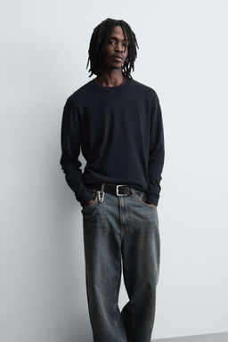 REGULAR FIT TEXTURED SWEATER