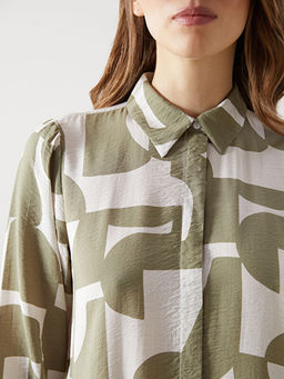 G?mlek Yaka Desenli Elbise