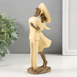 Фигурка полистоун «Пара в бежевом. Любовь», 7.5×5.5×19 см