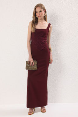 Trendyolmilla Bordo Cicek Aplike Detayl? Dokuma Maxi Abiye & Mezuniyet Elbise TPRSS25AE00177 фото 7