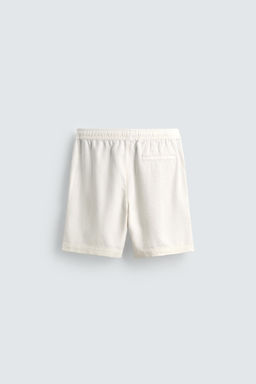 BERMUDA REGULAR FIT ESTRUCTURA / Blanco roto