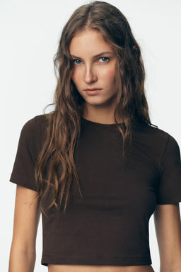 CAMISETA CROPPED MANGA CORTA / Chocolate - Zara фото 2