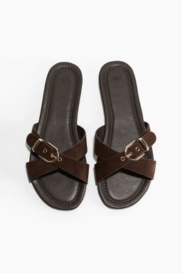 Sandalias con tiras cruzadas