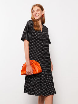 V Yaka Puantiyeli K?sa Kollu Kad?n Elbise