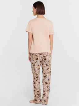 Пижама женская бежевая с принтом monsters cookies бежевый +персонажи на бежевом 592511 - Mark formelle фото 2